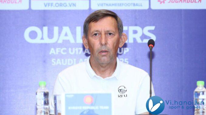 HLV Igor Nikitin của đội U17 Kyrgyzstan đủ điều kiện tham dự U17 A Châu 2025