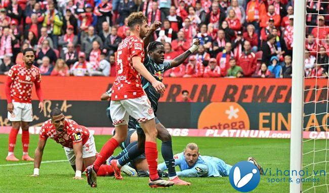 Bình luận Mainz vs Monchenladbach (01h30, ngày 2610) Cả chủ lẫn khách đều buồn 1