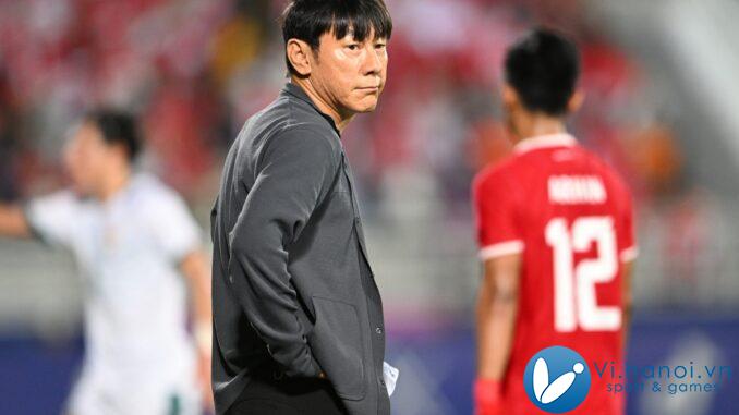 HLV Shin Tae Yong U23 Indonesia trong trận tranh hạng ba. Tiếng Anh: AFC