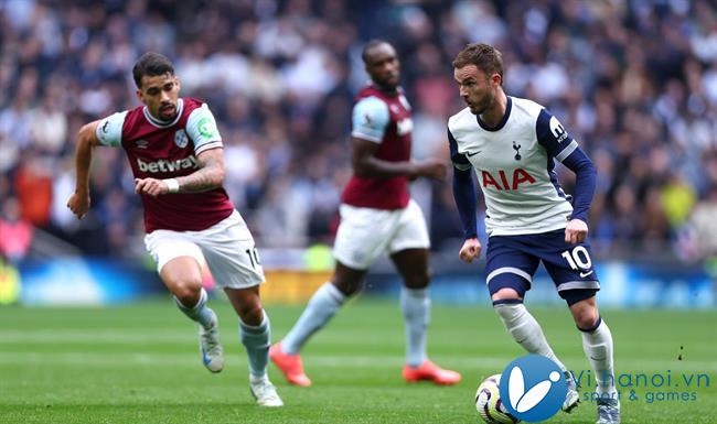 HLV Tottenham tiết lộ lý do thay James Maddison giữa trận West Ham 1 trận