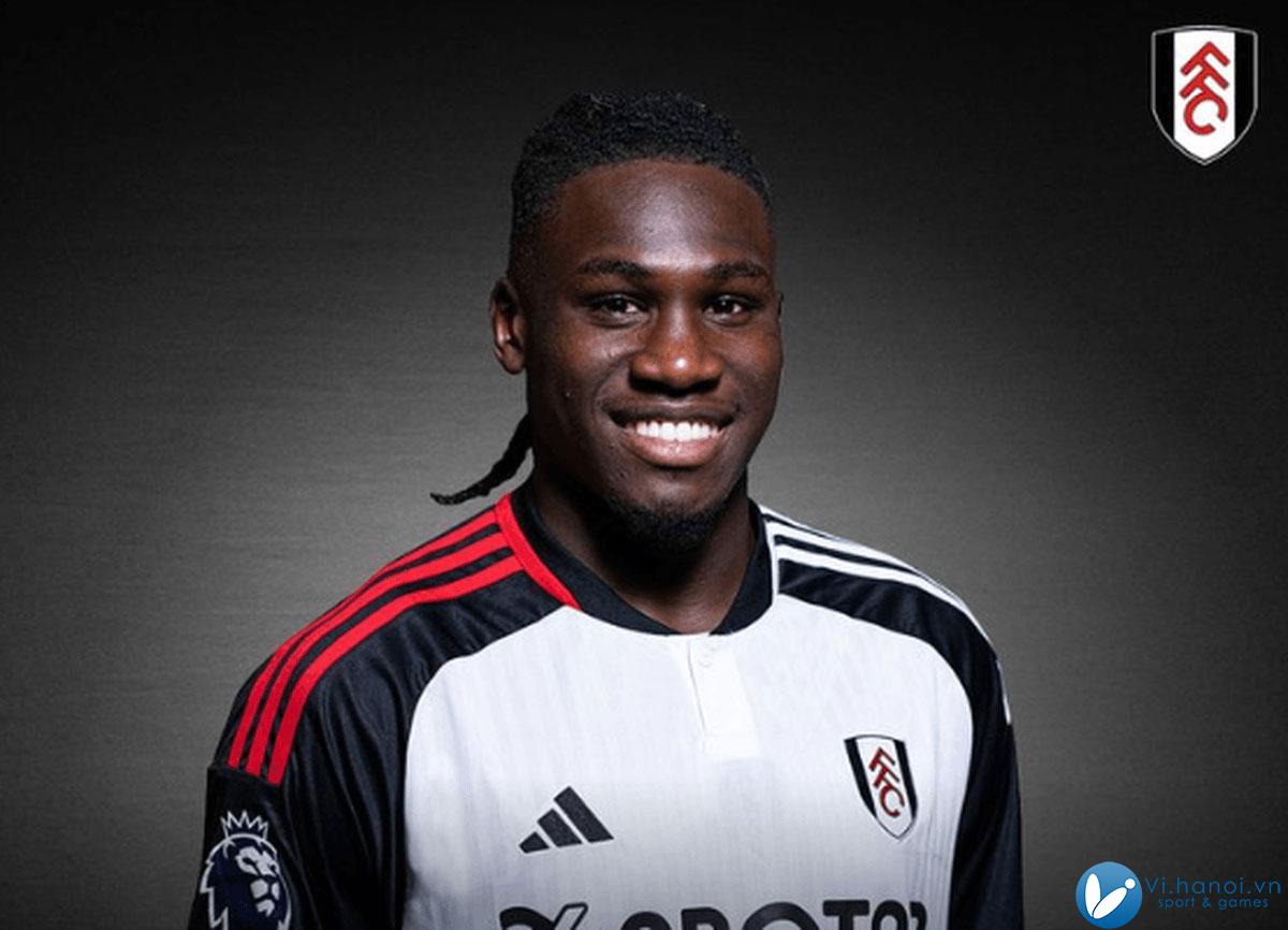 Cầu thủ Fulham FC Calvin Bassey