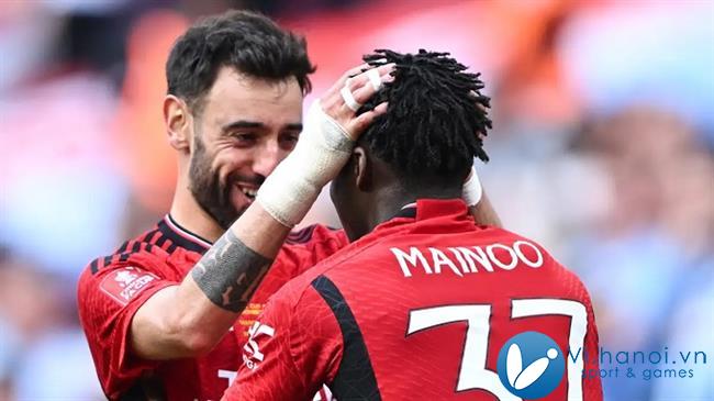 Jaap Stam tin rằng Bruno Fernandes có thể kết hợp với Kobbie Mainoo để tạo lợi thế cạnh tranh.