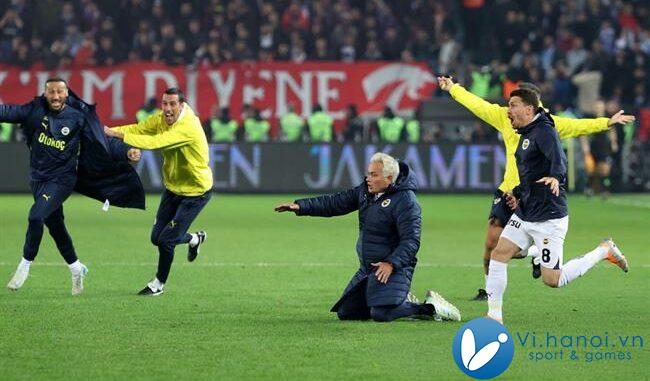 Jose Mourinho cáo buộc ban giám đốc Fenerbahce gian lận 1