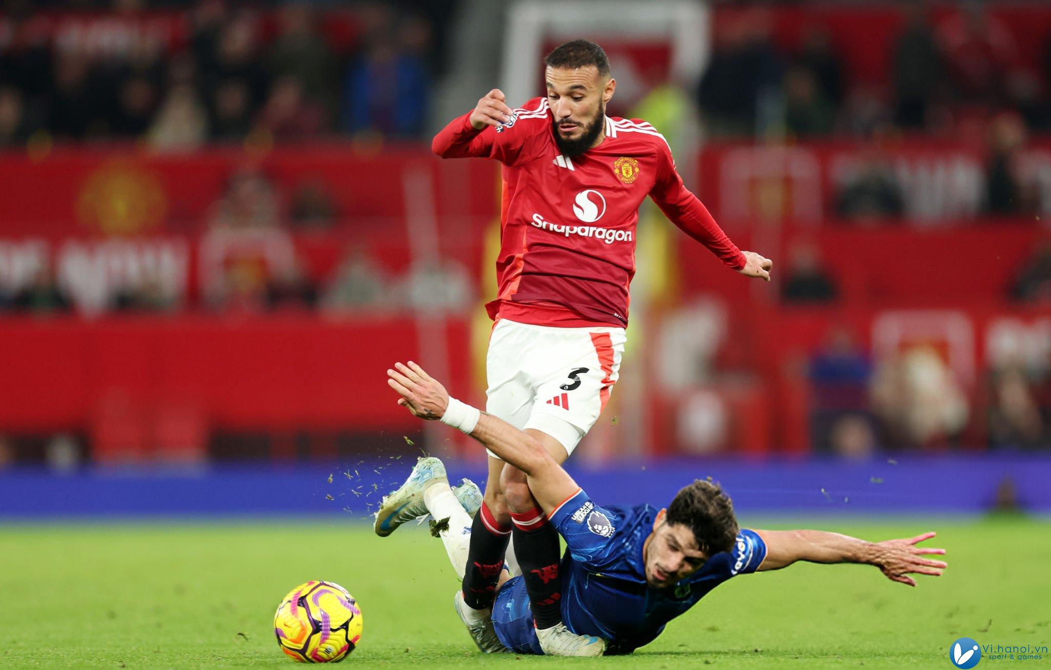 Man Utd 1-1 Chelsea Cơn gió lành mang tên Noussair Mazraoui 1