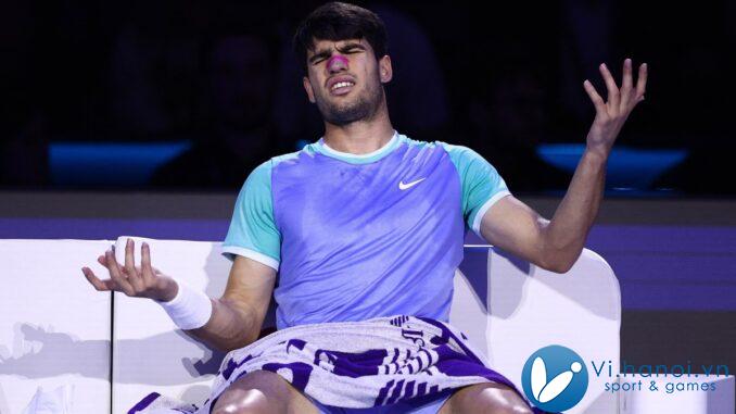 Alcaraz bị Zverev loại khỏi vòng bảng ATP Finals