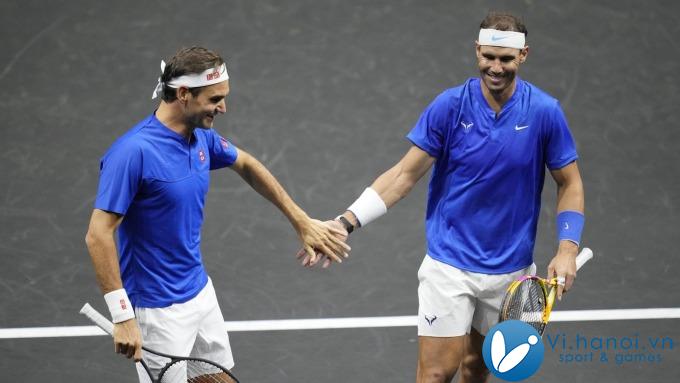 Federer (trái) và Nadal tại Laver Cup 2022 trên sân O2, London, Anh. Ảnh: Reuters