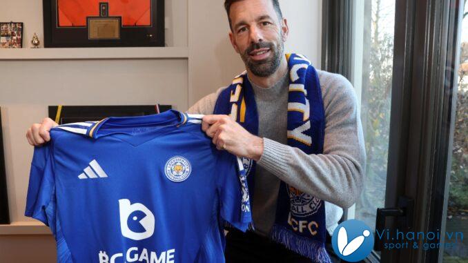 Ruud van Nistelrooy chinh phục Leicester