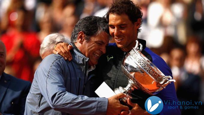 HLV Toni (trái) dẫn dắt Nadal từ đầu sự nghiệp đến năm 2017. Ảnh: ATP