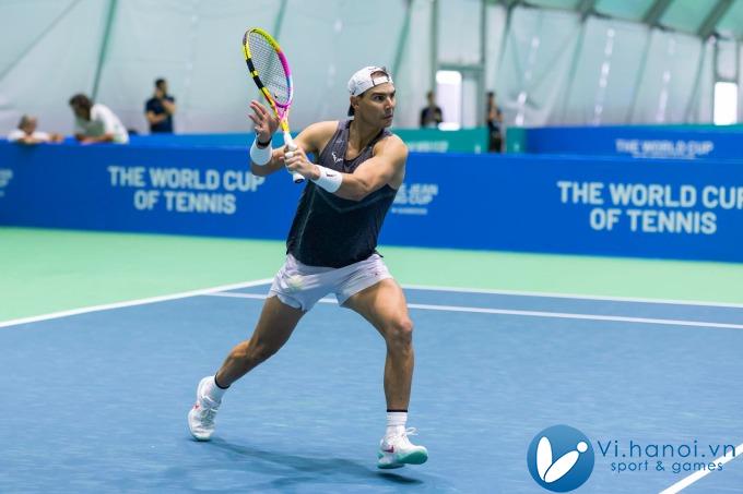 Nadal tập luyện ở Malaga tuần này để chuẩn bị cho chung kết Davis Cup - giải đấu cuối cùng trong sự nghiệp. Ảnh: Marca